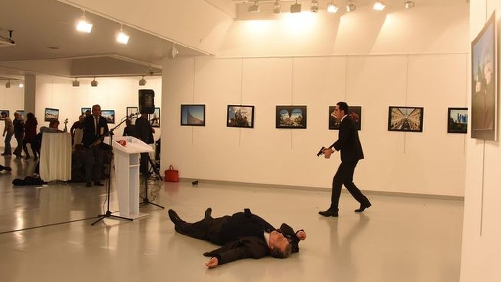 Nuevo vídeo sobre el asesinato del embajador de ruso en Turquía