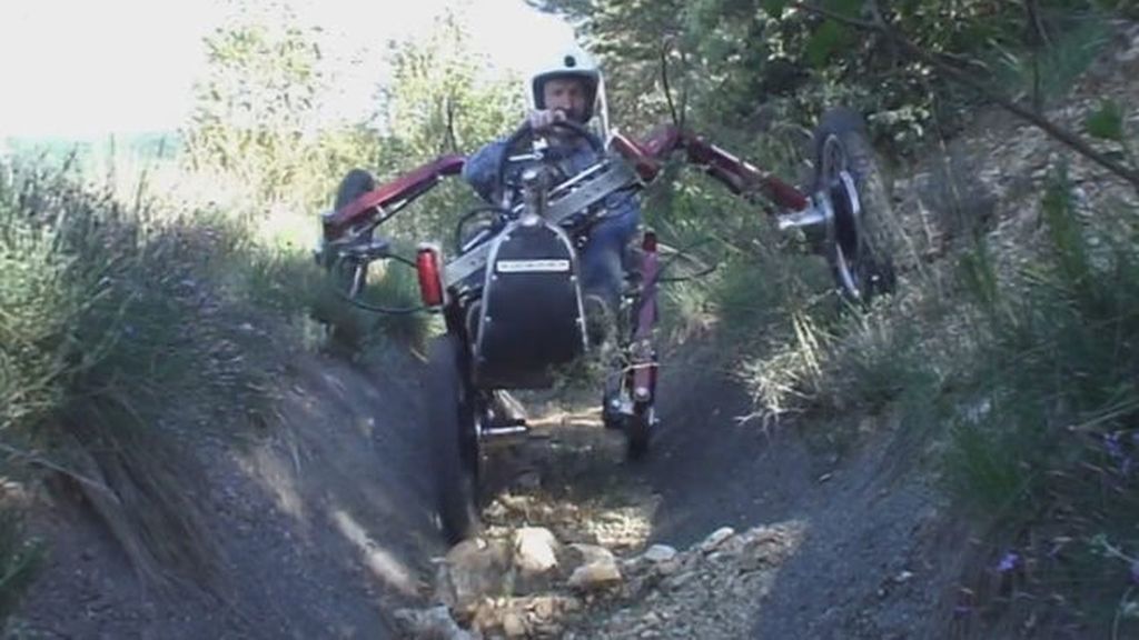 Diseñan el nuevo coche araña, un monoplaza capaz de trepar cualquier obstáculo