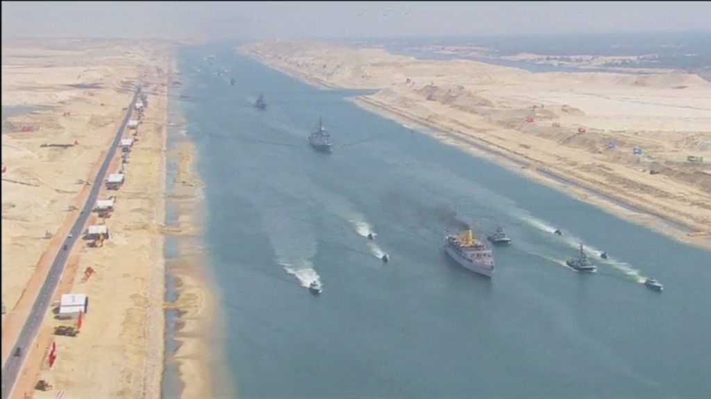 El Canal de Suez queda abierto para el tránsito de buques