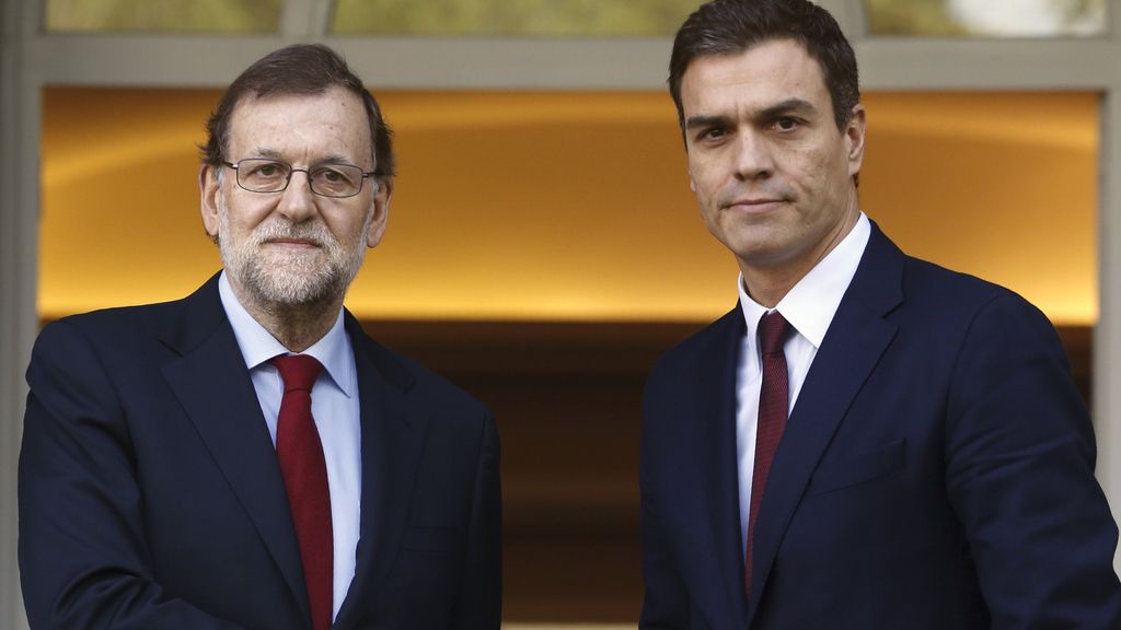 Rostros serios en la primera reunión de Sánchez y Rajoy tras el 20D