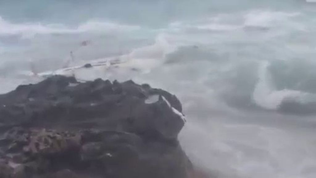 Mueren tres turistas belgas al chocar su velero contra unas rocas en Formentera