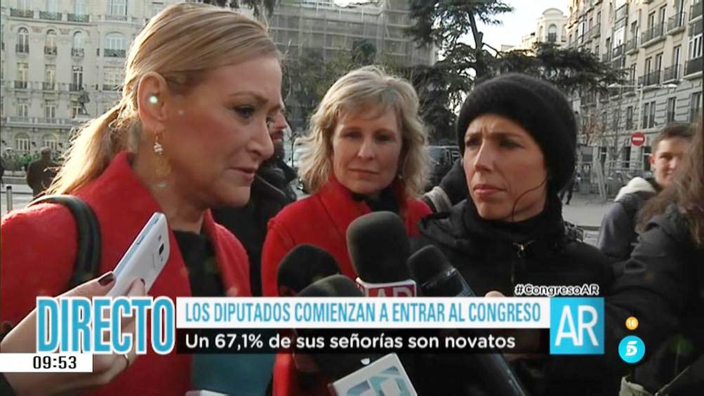 Cifuentes: "Pedimos es el apoyo del PSOE como partido constitucionalista porque está en juego la unidad de España"