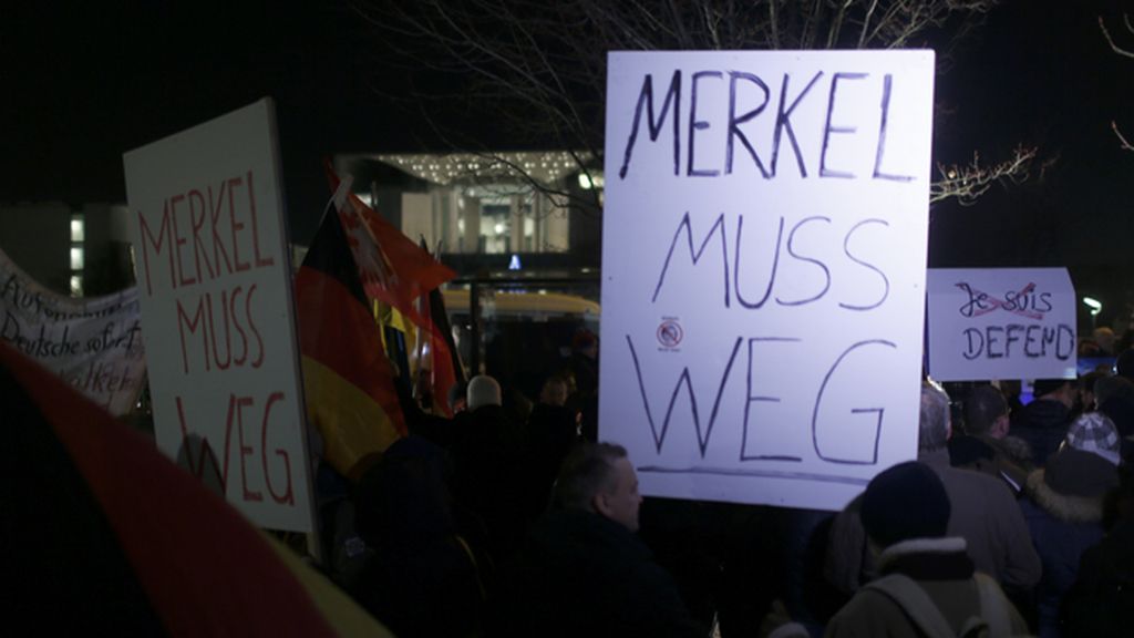La derecha radical alemana sale a la calle en contra de la política de asilo de Merkel