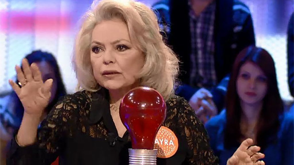 Mayra Gómez Kemp: "Bailo una jota encima de la mesa, si gana Paz"