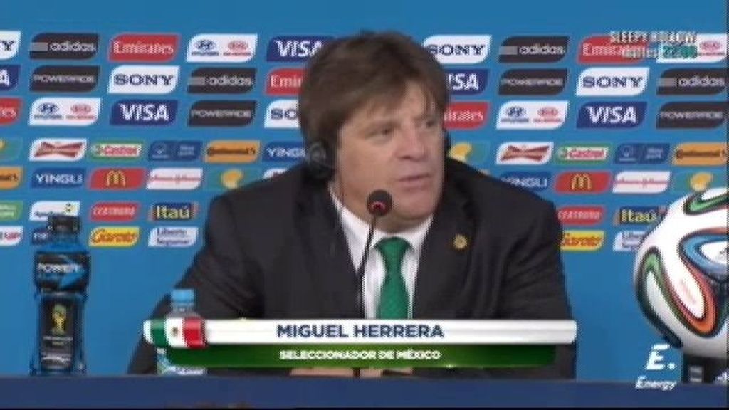Herrera, seleccionador de México: "Espero que el árbitro también se vaya a su casa"