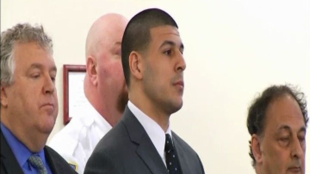 El exjugador de los New England Patriots, Aaron Hernández, condenado a cadena perpetua