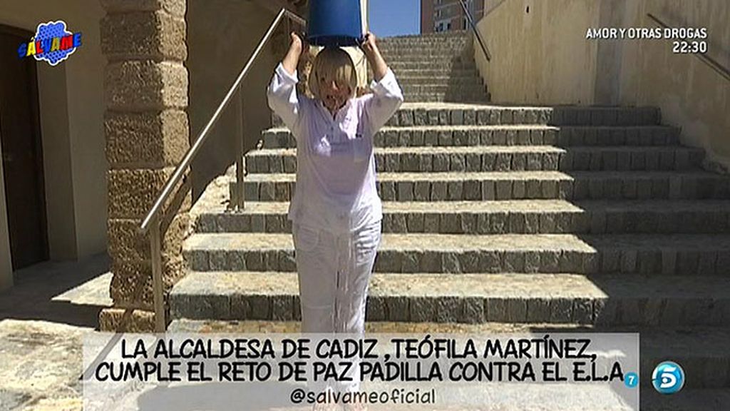 Teófila Martínez acepta el reto de Paz Padilla y se moja por la ELA