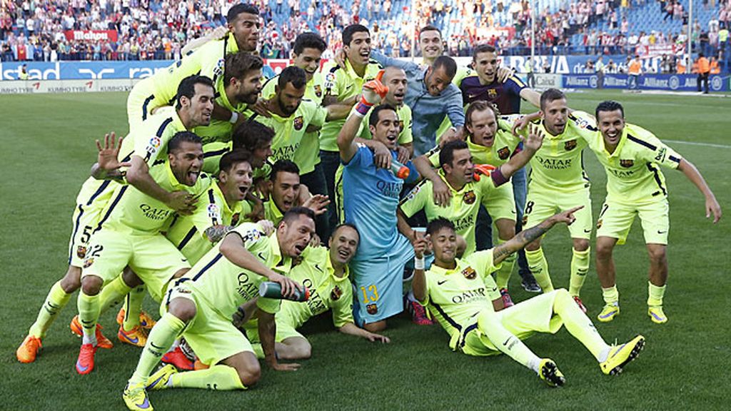 ¡Así celebró el Barcelona el alirón en el Vicente Calderón con el gol de Messi!