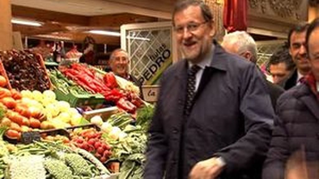 Rajoy, de campaña en una frutería que se llama Pedro: "Es de Pedro, el bueno"