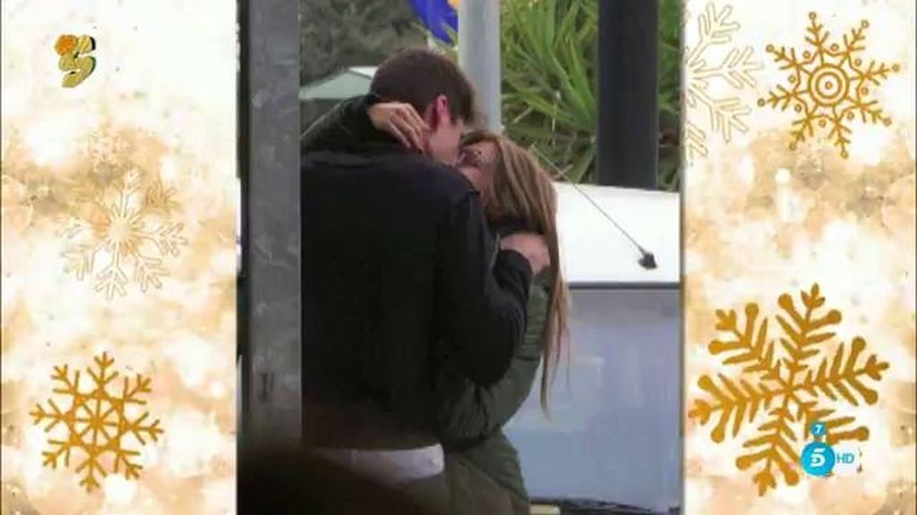 El beso de Javier Tudela y... ¿su novia?