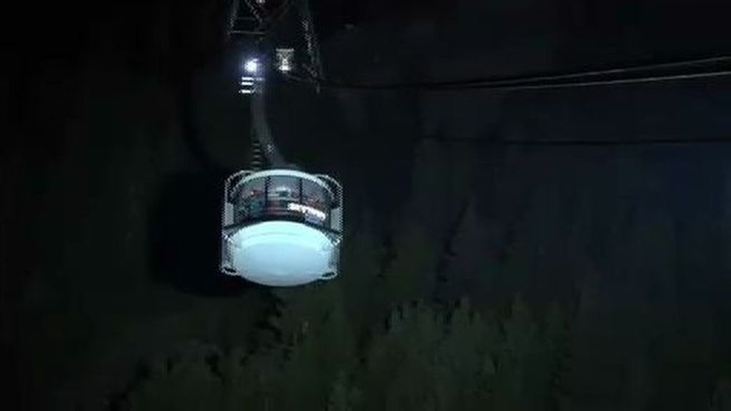 30 personas atrapadas a casi 4.000 metros de altura en un teleférico en Los Alpes