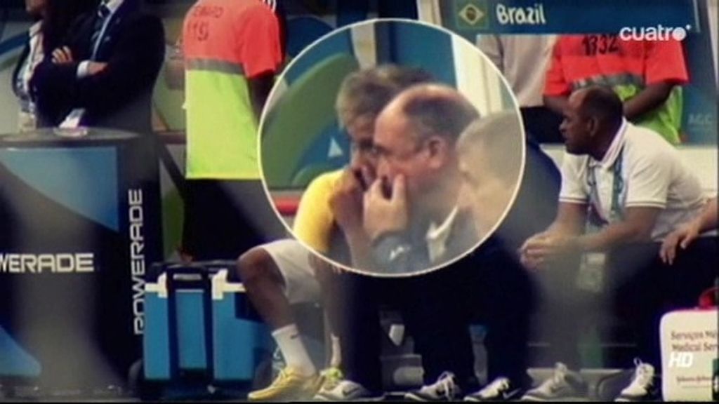 Neymar intentó hacer de Scolari en la derrota frente a Holanda