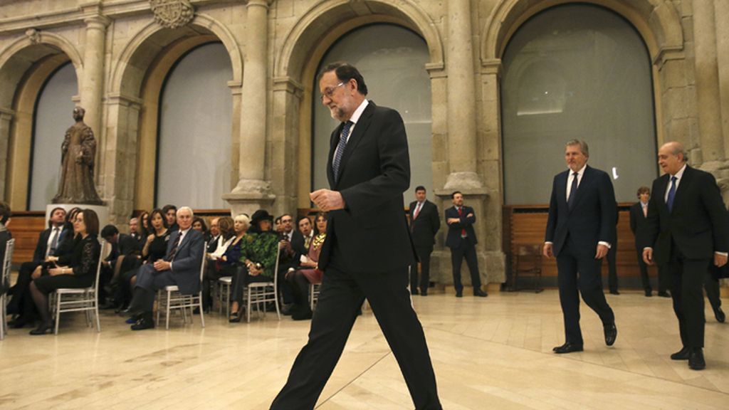 Rajoy dice que "evidentemente" presentará su candidatura