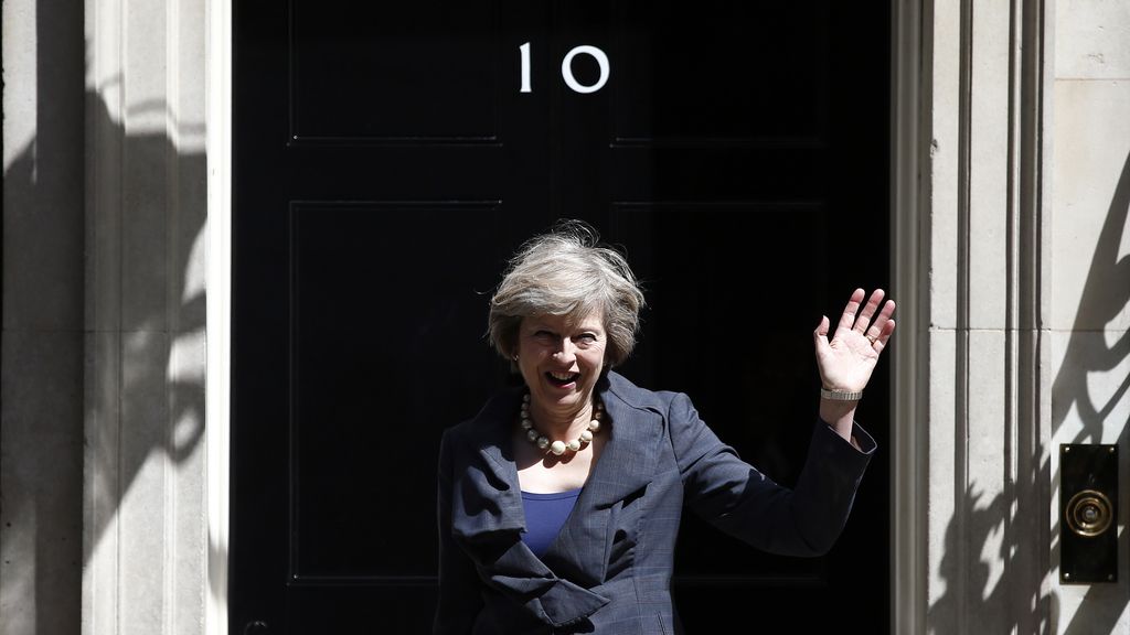 Theresa May a un paso de Downing Street, tras el 'bye bye' de David Cameron