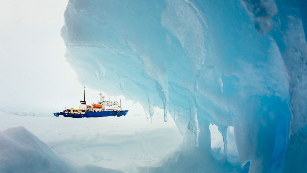 Rescatan a los 52 pasajeros atrapados en la Antártida desde hace diez días