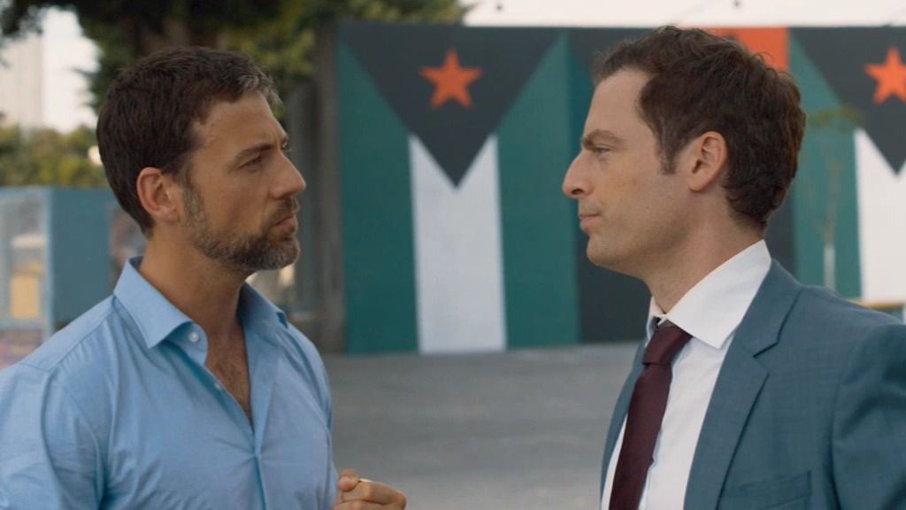 Barry está dispuesto a dar un golpe de Estado para derrocar a su hermano