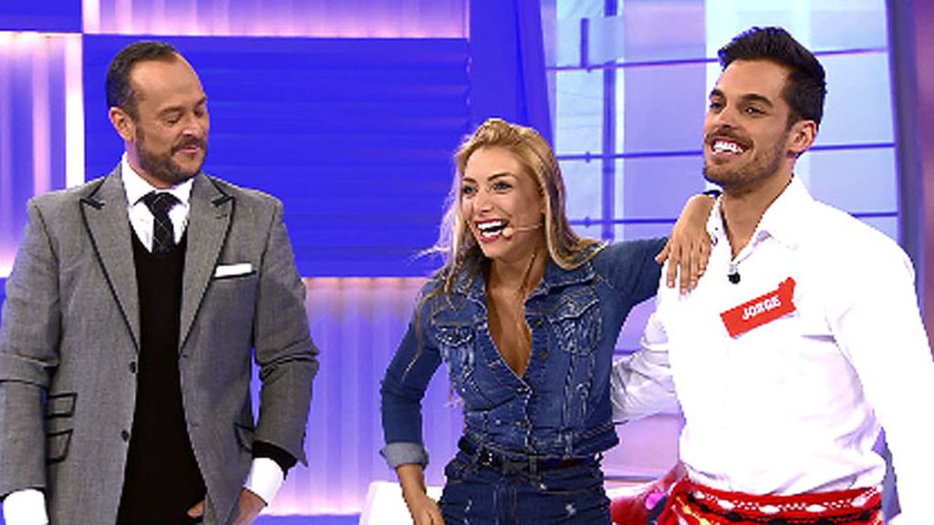 Jorge le hace sonreír a Elisa con su tarantela