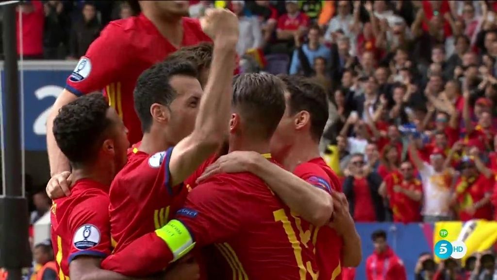 Así fue el debut de la Roja: buen juego, muchas ocasiones y el gol final de Piqué