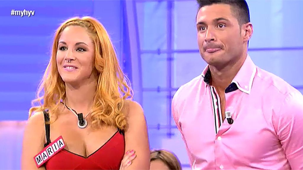 María viene en pijama a por Ángel