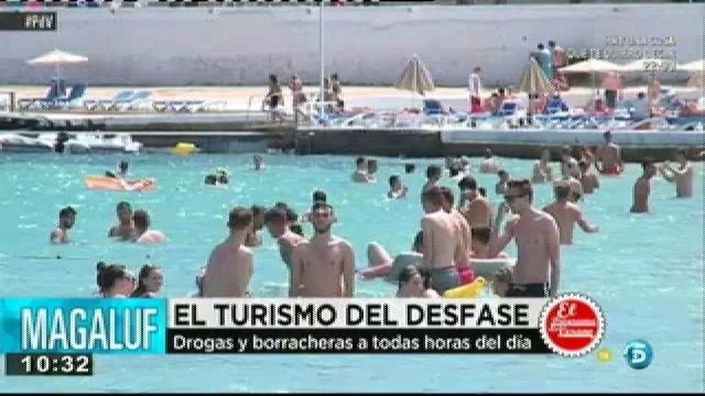 Miles de jóvenes británicos llegan cada semana a Magaluf para descontrolarse