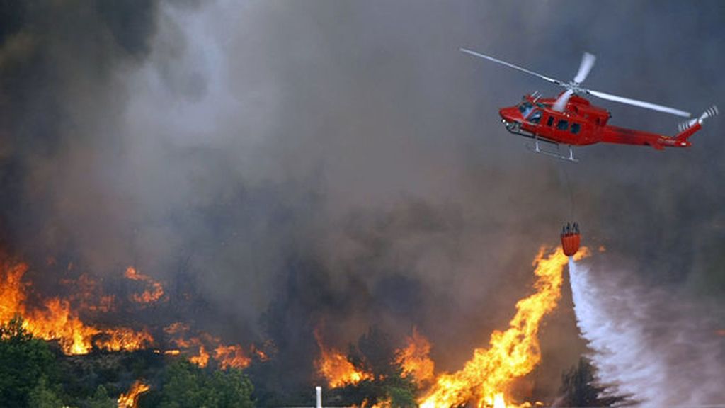 El incendio en Jávea y Benitaxell sigue descontrolado