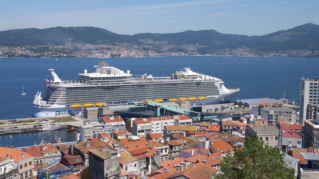 El Harmony Of The Seas ha atracado en Vigo
