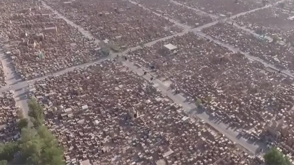 Najaf, el cementerio islámico más grande del mundo, a vista de dron