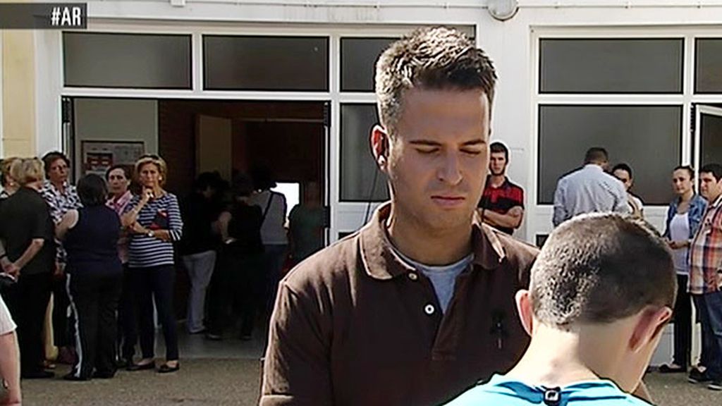 Uno de los menores heridos en el accidente: "La excavadora se metió en la carretera y el autobús intentó esquivarla y volcó"