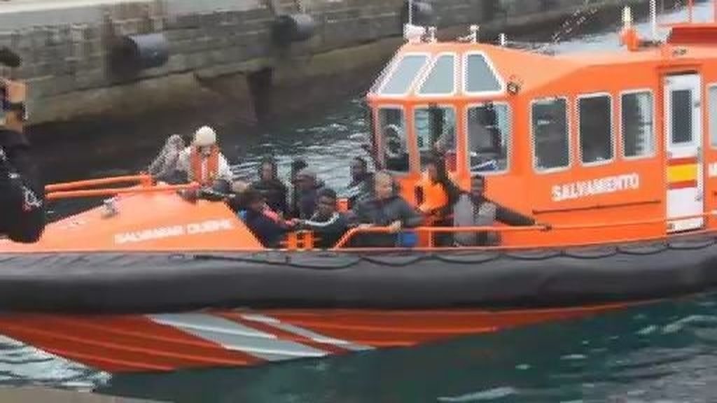 Oleada de pateras en el Estrecho