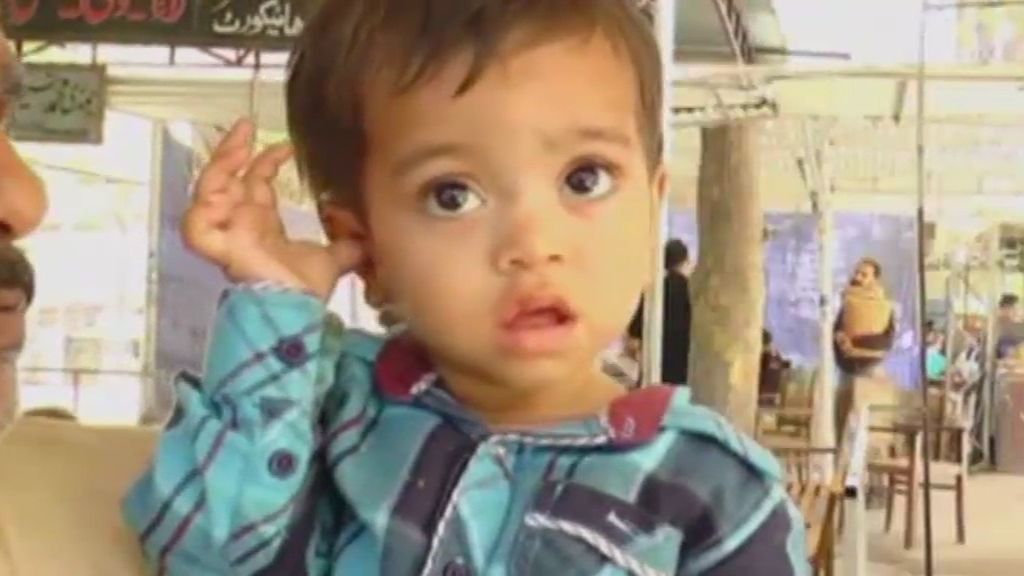 Un bebé de nueve meses, acusado de intento de asesinato