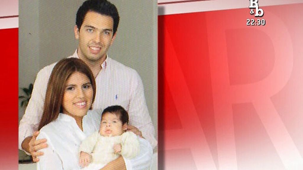 Chabelita y Alberto Isla, felices con su hijo en la portada de la revista 'Hola'