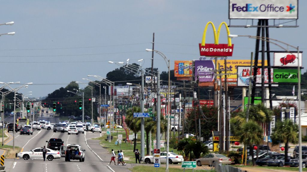 Mueren tres policías en un tiroteo en Baton Rouge
