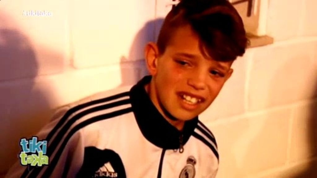 El Málaga expulsa a un niño por saltar al campo pero Ronaldo le hace feliz