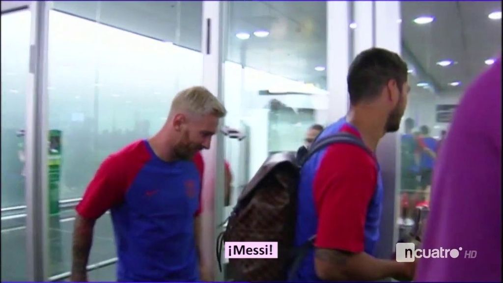Messi, muy tímido en el aeropuerto