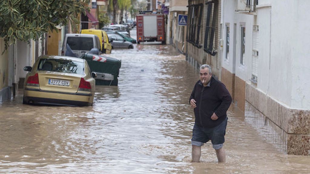 La enorme tromba de agua que ha puesto en alerta a las regiones del Mediterráneo