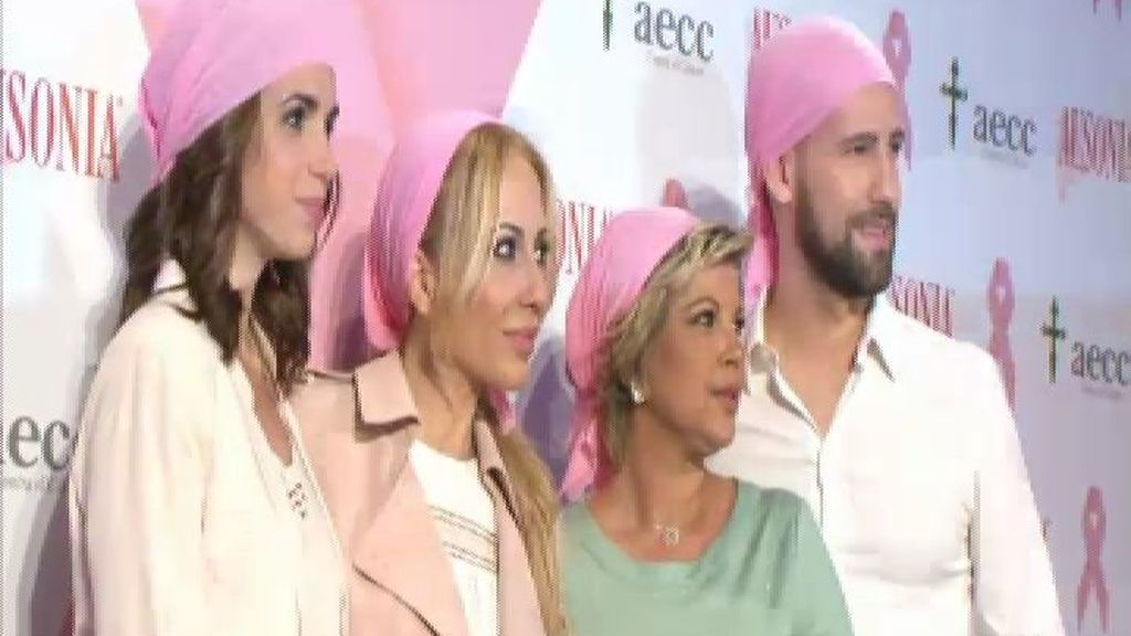 Los famosos se movilizan contra el cáncer de mama