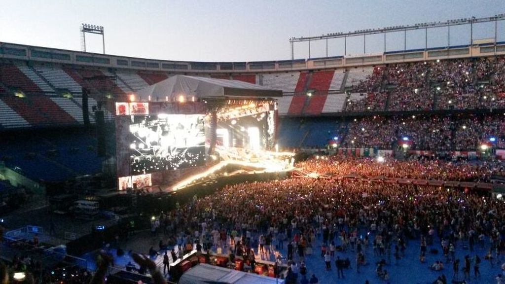 Los One Direction desatan la locura entre las adolescentes en Madrid
