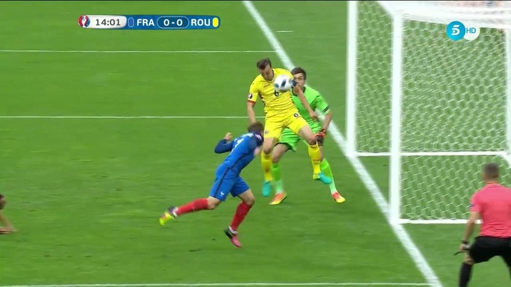 Griezmann manda al palo la ocasión más clara de Francia ante Rumanía