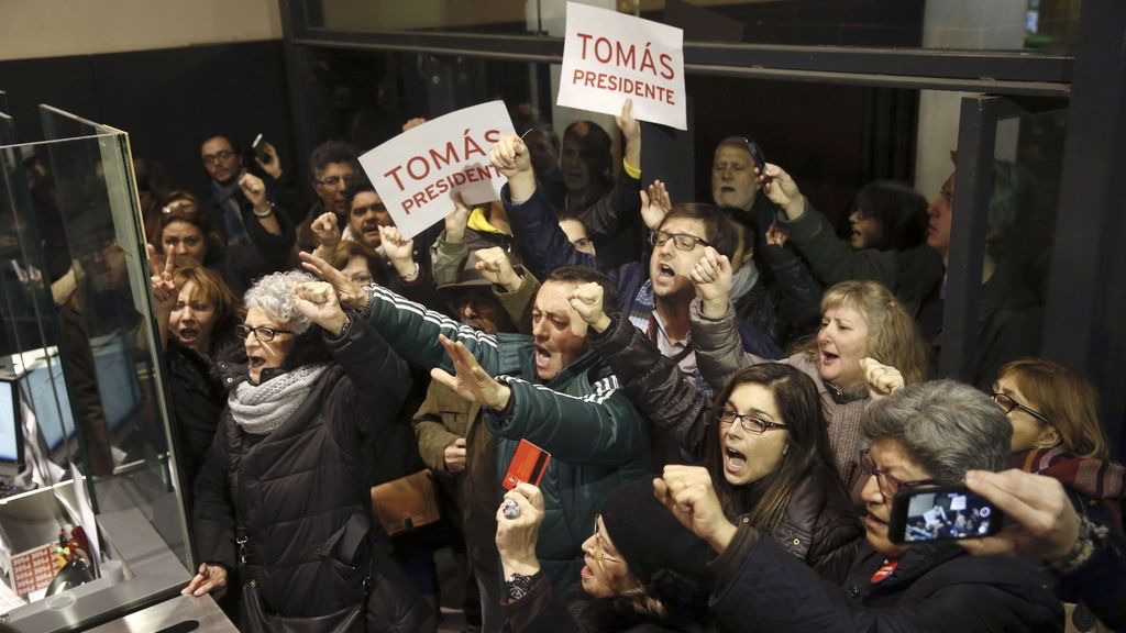 Partidarios de Tomás Gómez irrumpen en la sede federal del PSOE en la calle Ferraz