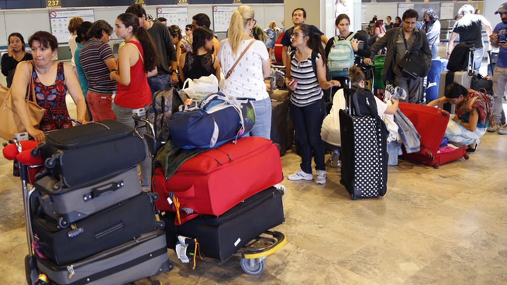Aeroméxico deja sin volar en Barajas a cientos de pasajeros