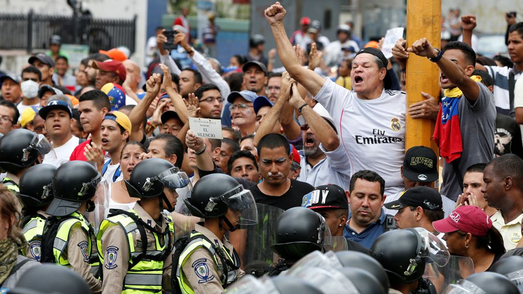 Caracas estalla contra Maduro