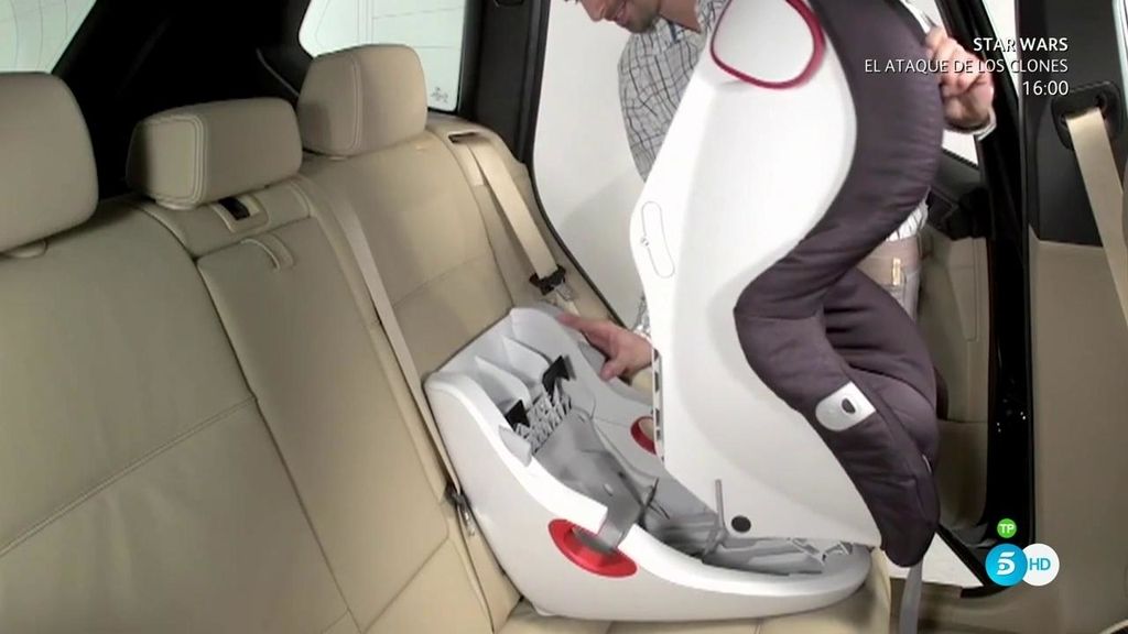 Consejo de seguridad infantil: así es cómo tienes que llevar a tu hijo en el coche