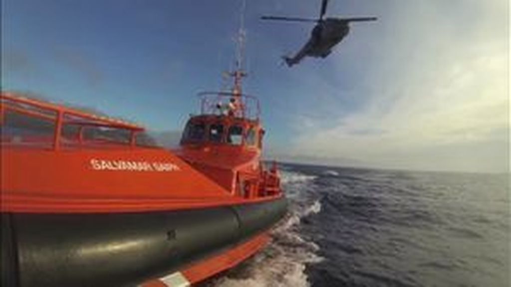 Desaparecen en alta mar dos asturianos que navegaban en un velero