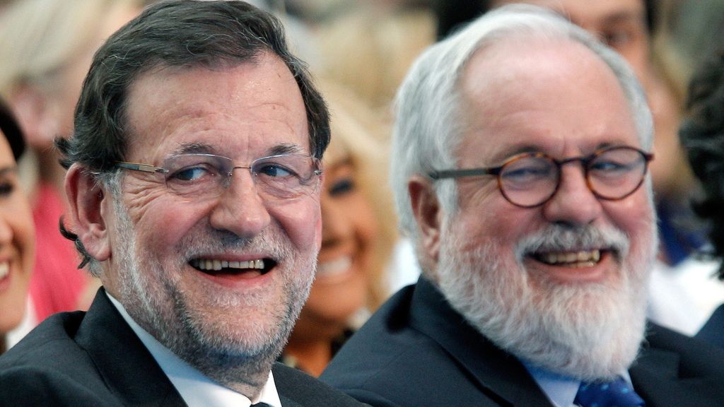 Rajoy arremete contra los socialistas por la herencia recibida en el mitin de Valencia