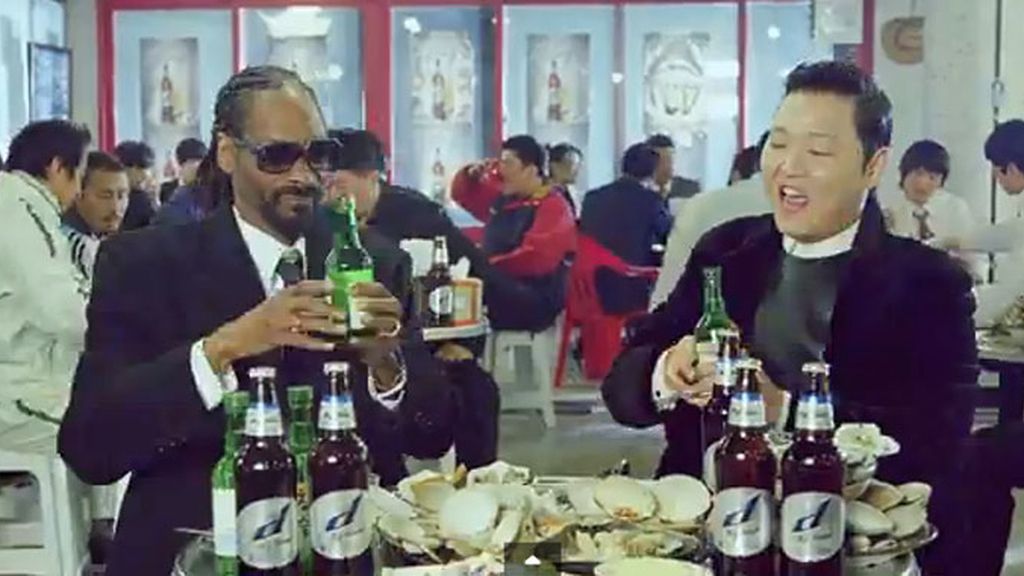Psy vuelve a revolucionar la red con su 'Hangover'