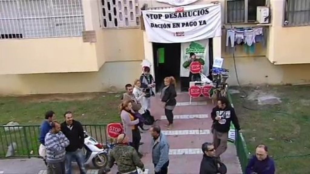 Andalucía pide al Constitucional que levante la suspensión a su ley antidesahucios
