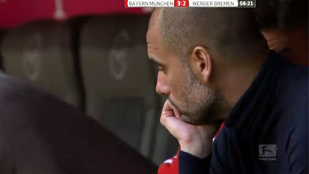 La mirada triste de Guardiola en el banquillo