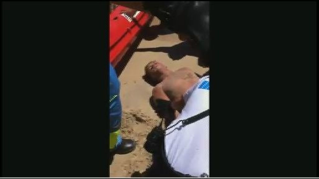 Detienen a un turista por agredir a mordiscos a varios bañistas tras consumir droga caníbal