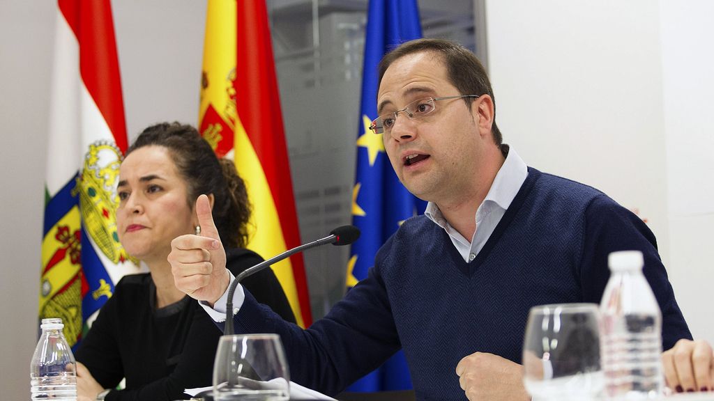 Luena: "Rajoy tiene dos opciones: o va a la investidura o se va de la política"