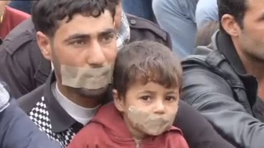 Refugiados protestan en Grecia por el inicio de las expulsiones a Turquía